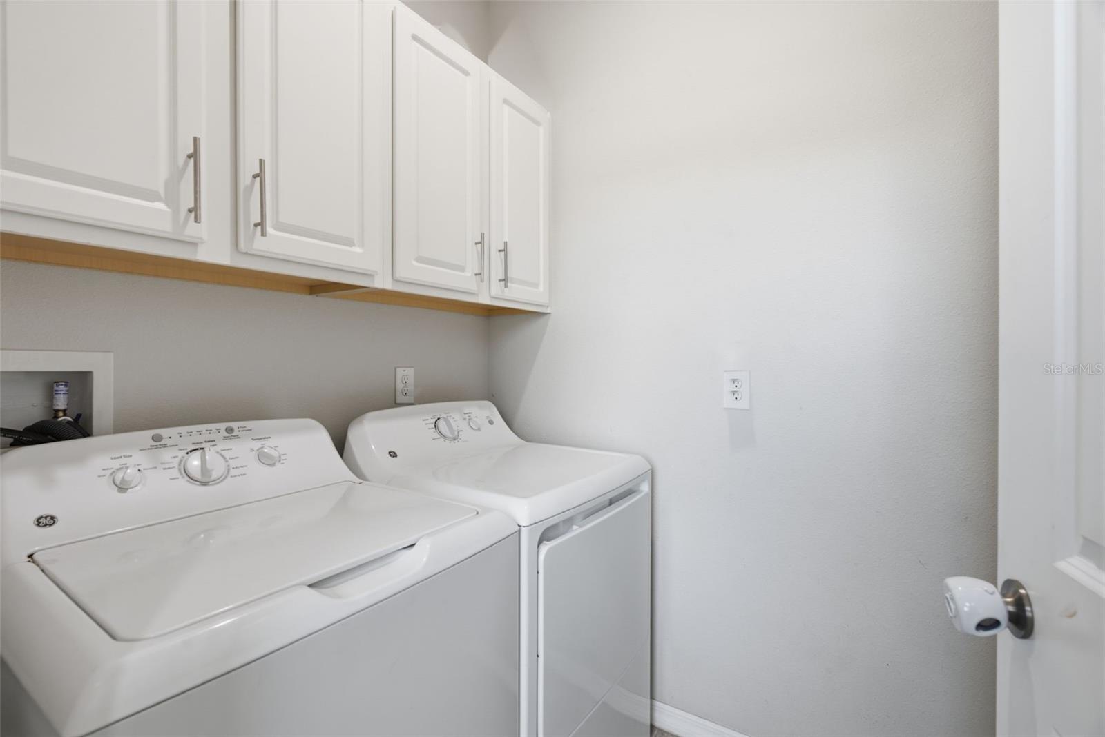 9049 SHADYSIDE LN — photo 9