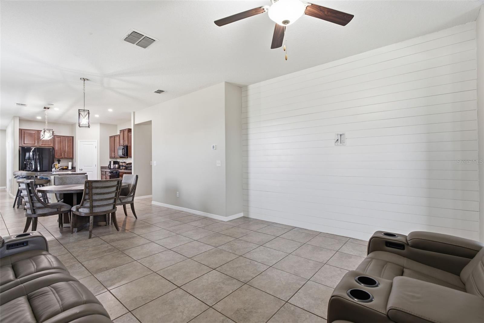 9049 SHADYSIDE LN — photo 17