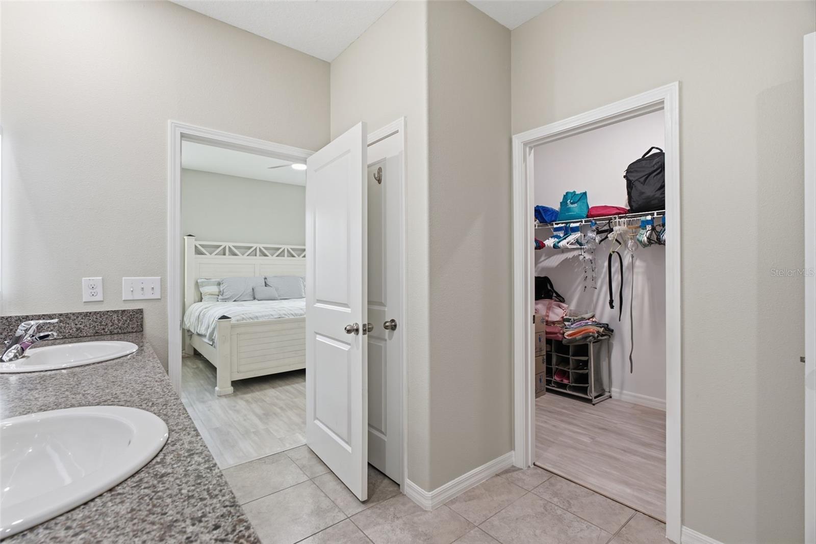 9049 SHADYSIDE LN — photo 22