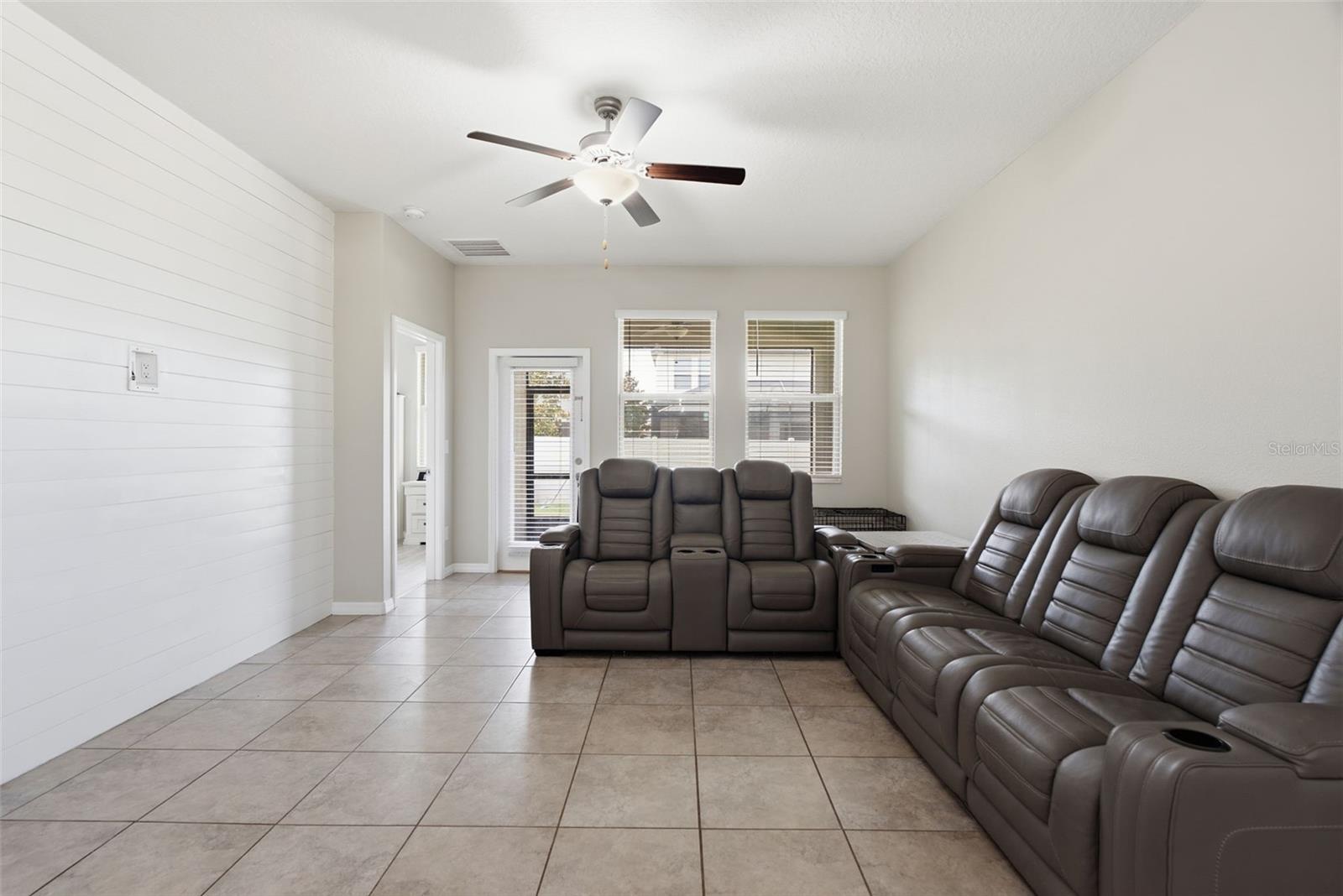 9049 SHADYSIDE LN — photo 20