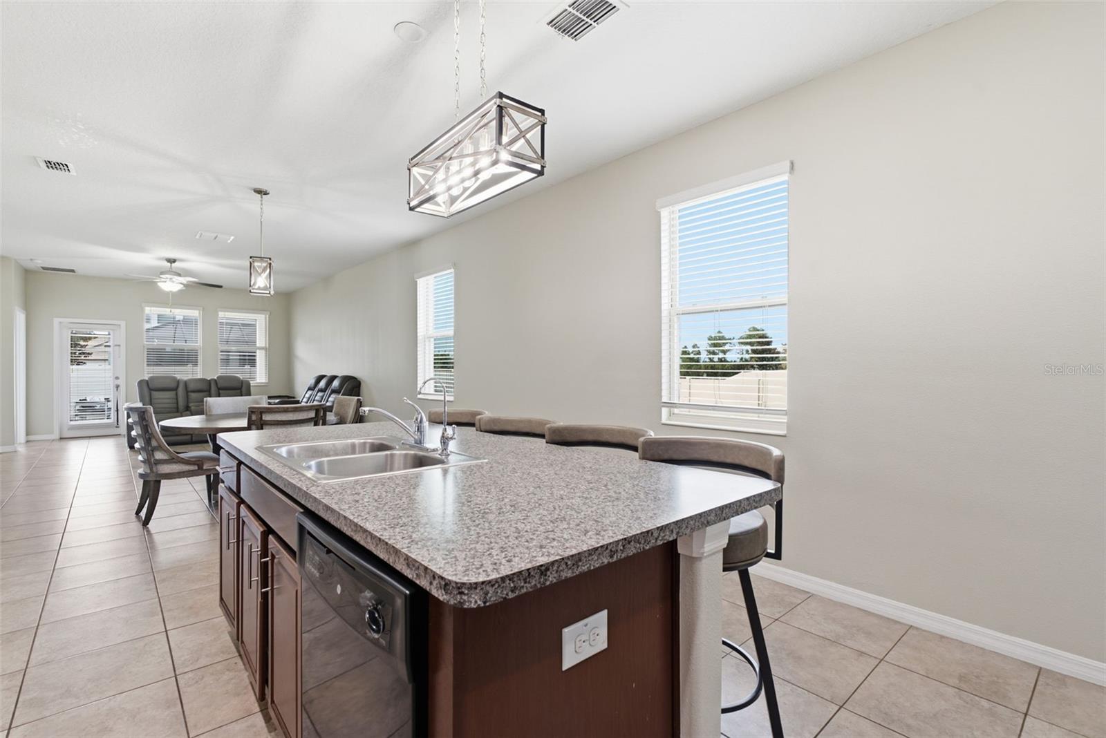 9049 SHADYSIDE LN — photo 10