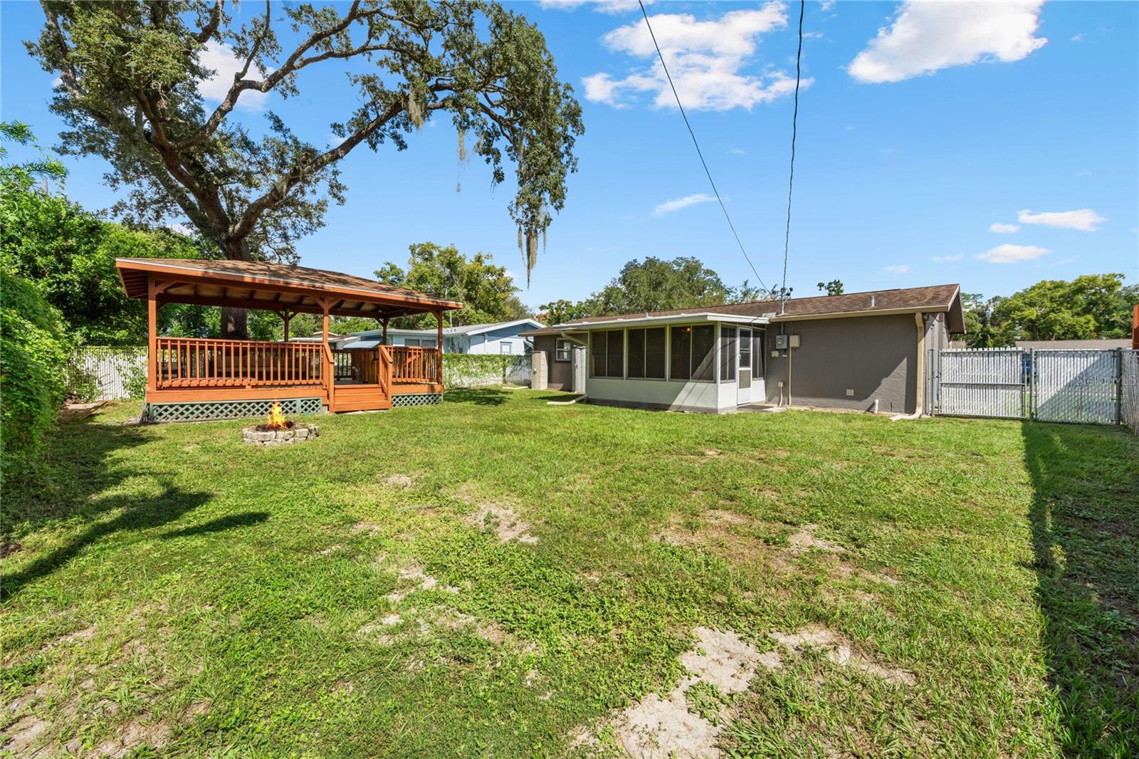 5017 OVERLOOK DR — photo 32