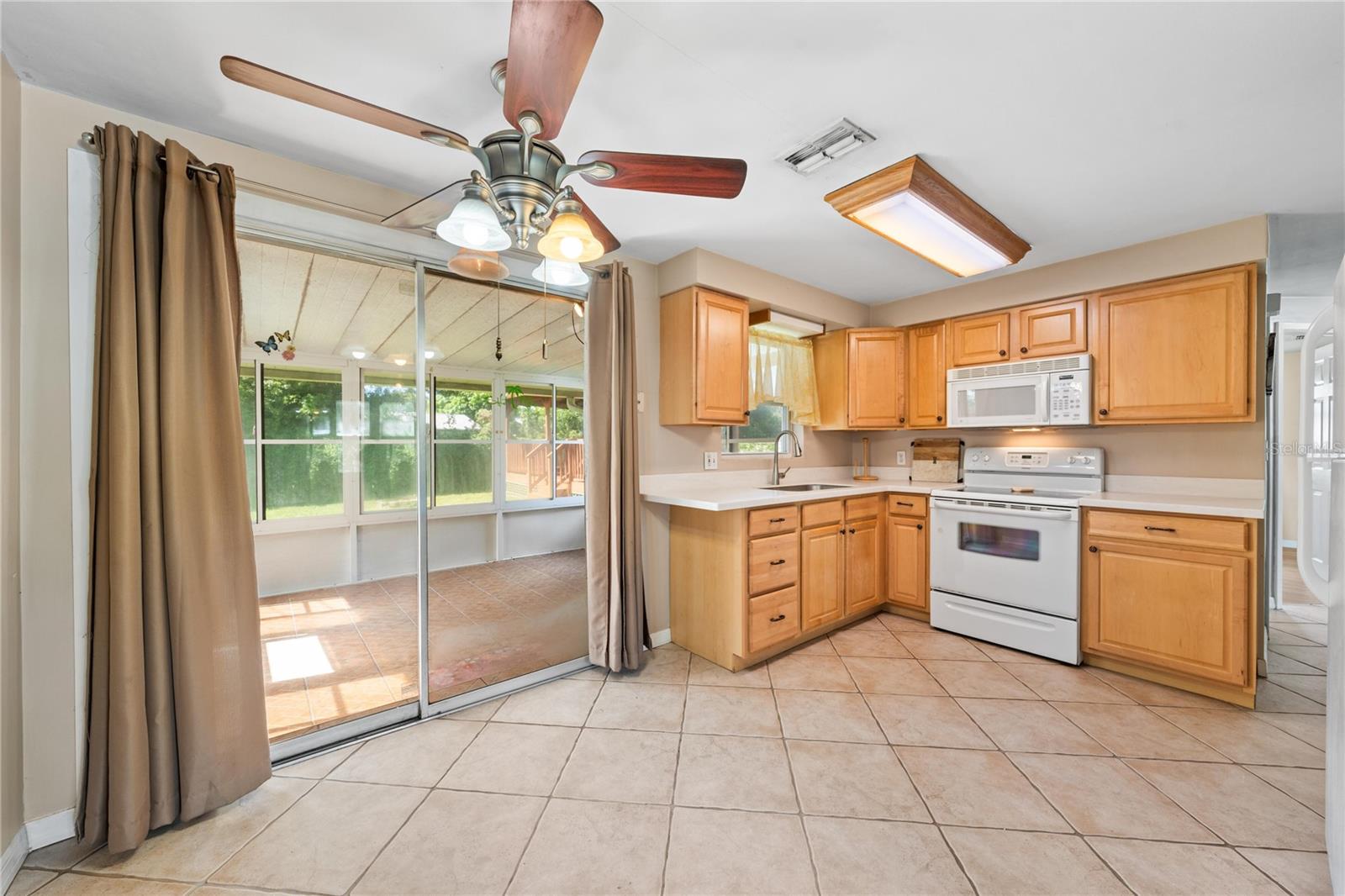 5017 OVERLOOK DR — photo 14