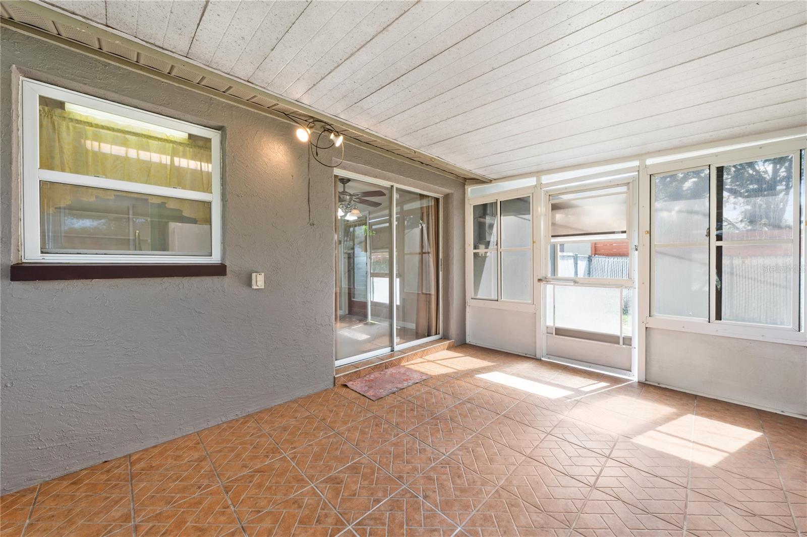 5017 OVERLOOK DR — photo 37