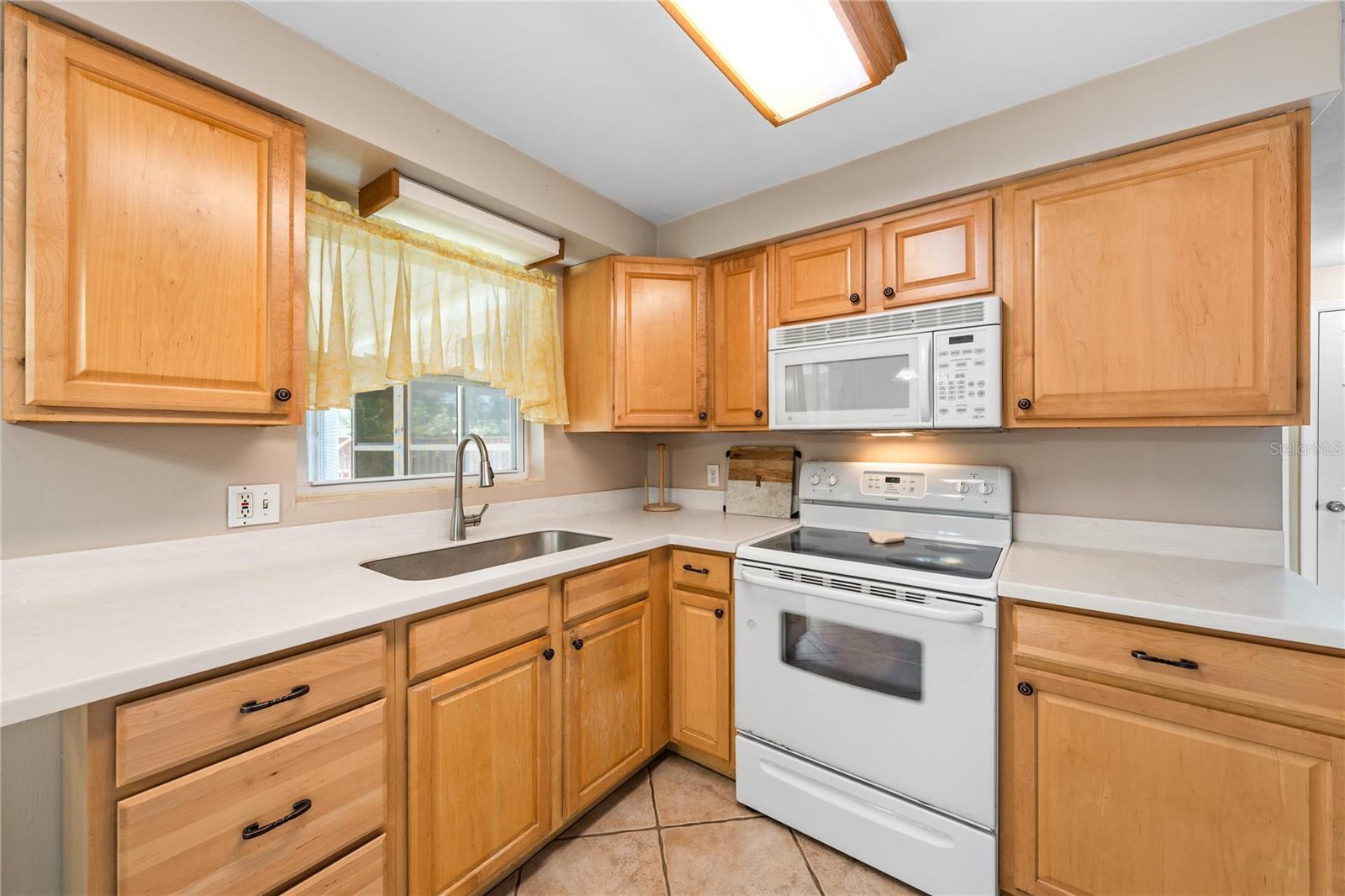 5017 OVERLOOK DR — photo 10