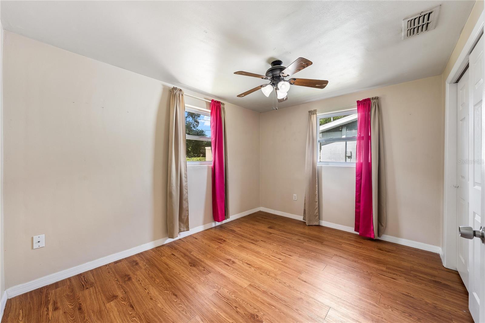 5017 OVERLOOK DR — photo 24