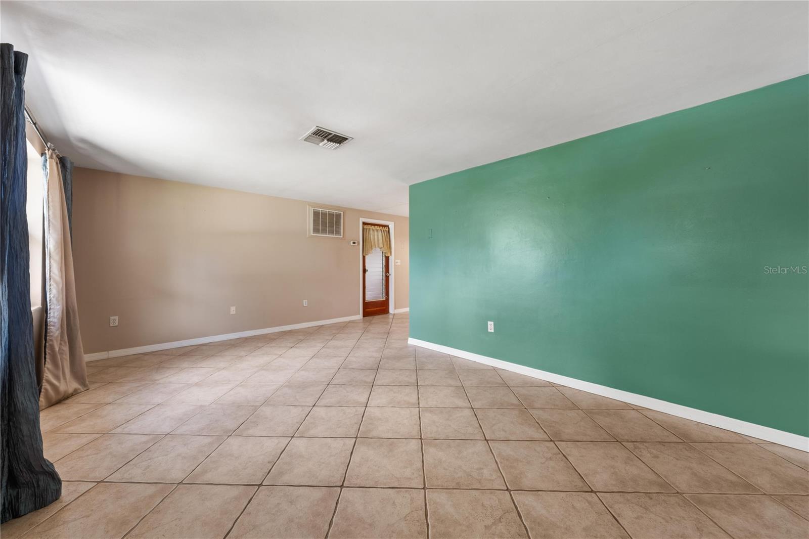 5017 OVERLOOK DR — photo 8