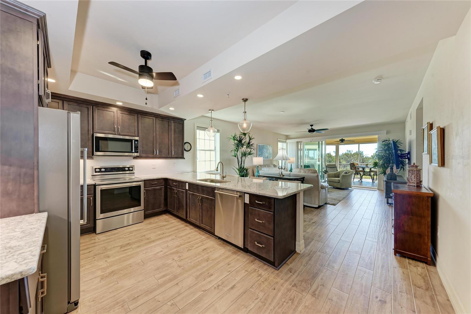 250 HIDDEN BAY DR #301 — photo 6