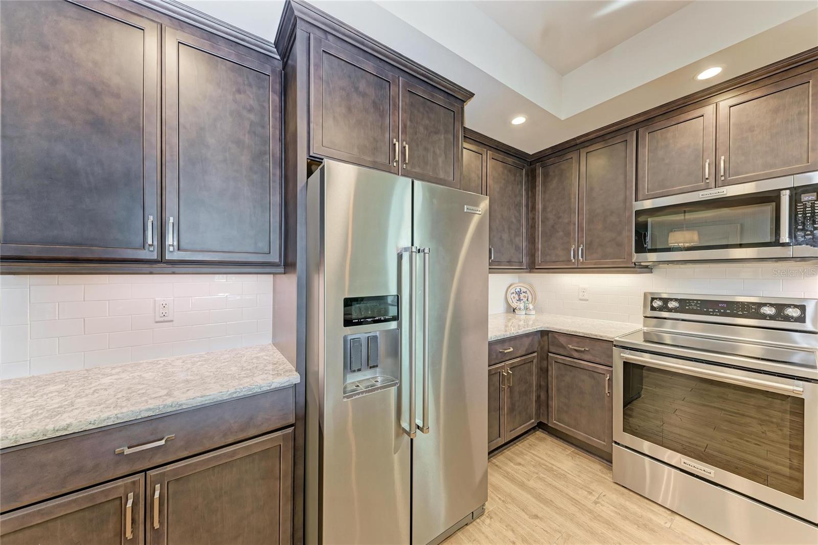 250 HIDDEN BAY DR #301 — photo 9