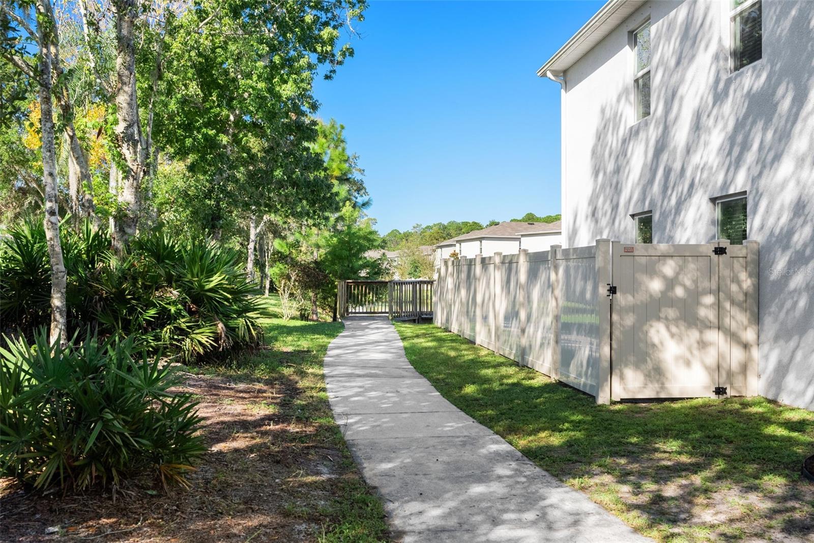 2401 MOON SHADOW RD — photo 37