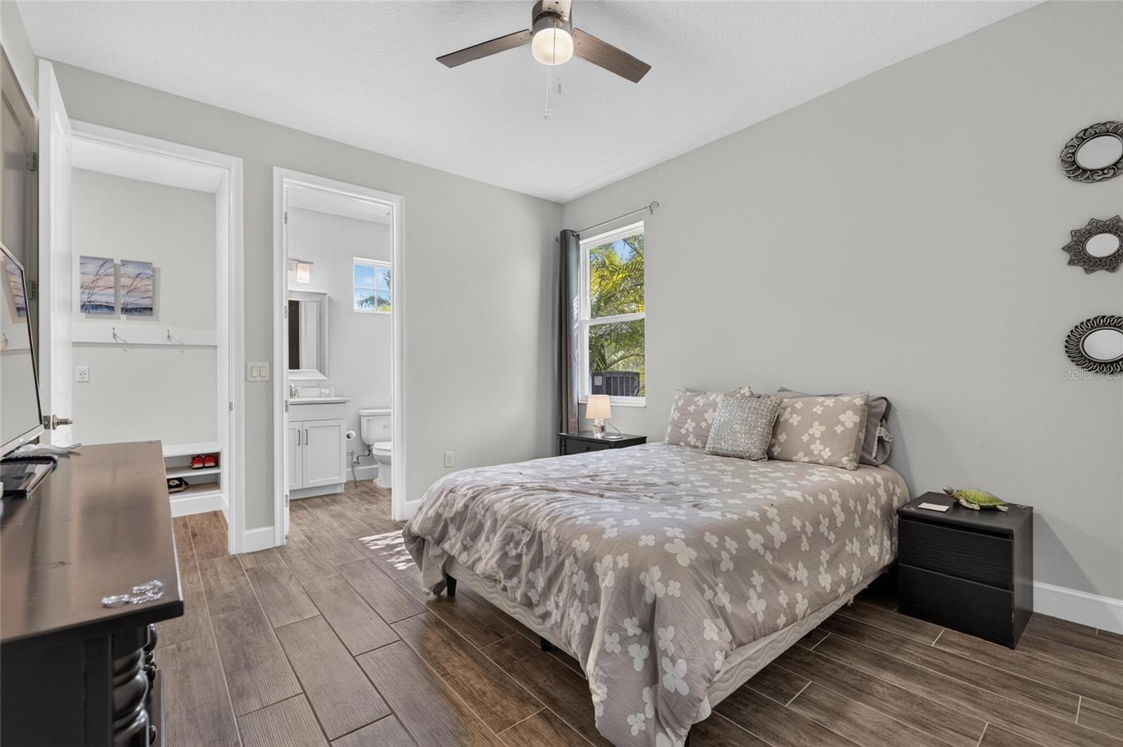 816 MANNS HARBOR DR — photo 37