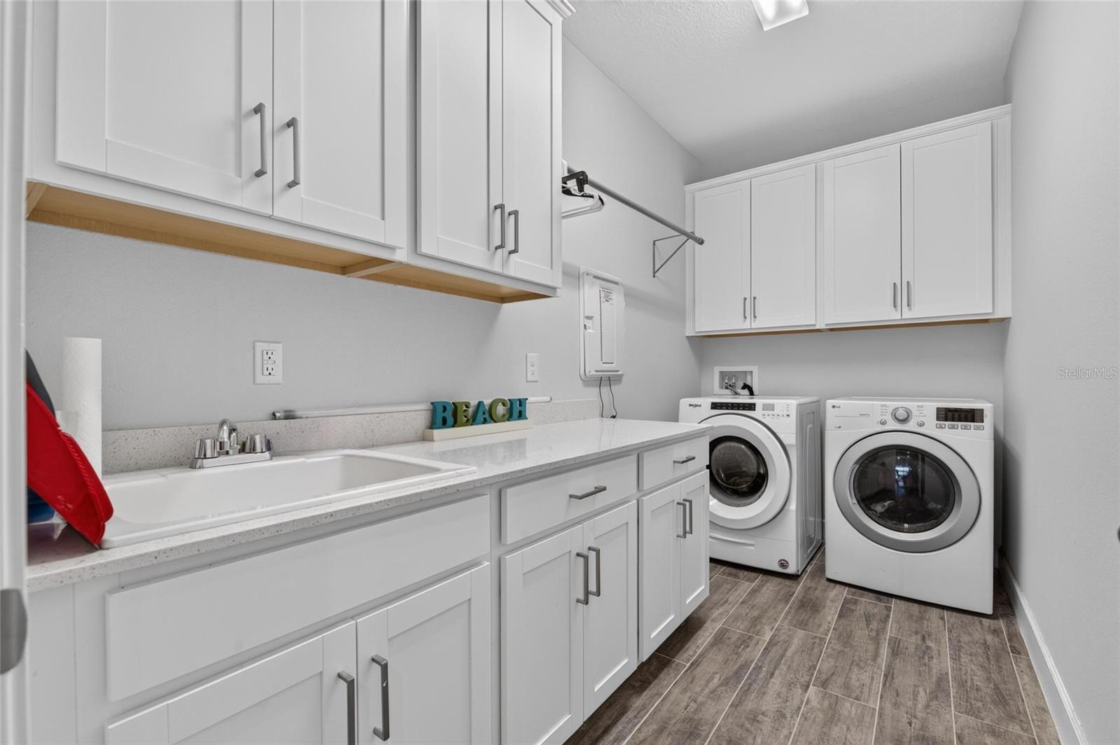 816 MANNS HARBOR DR — photo 33