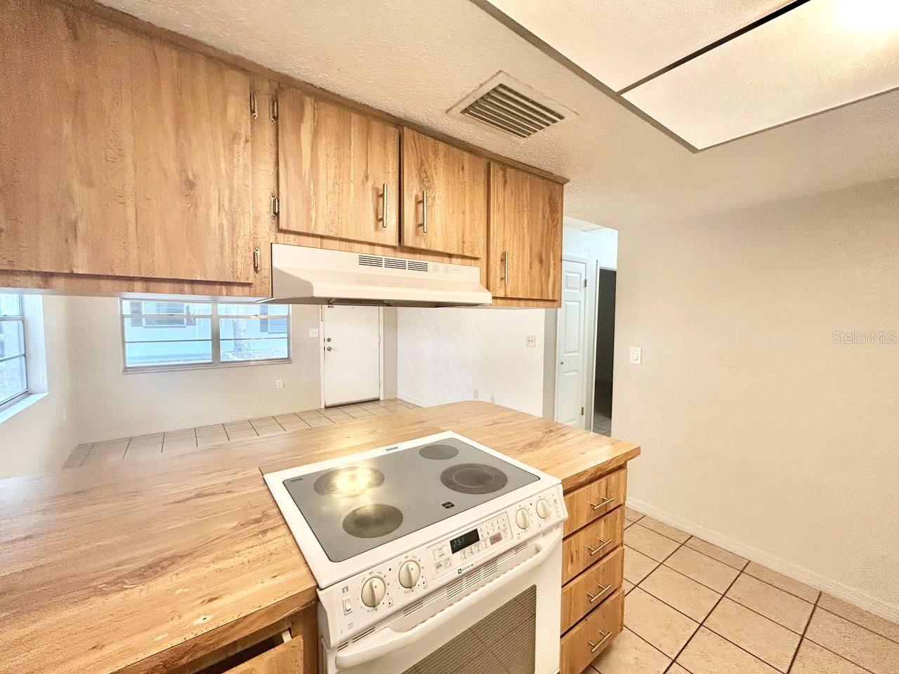 5800 MONTANA AVE — photo 9