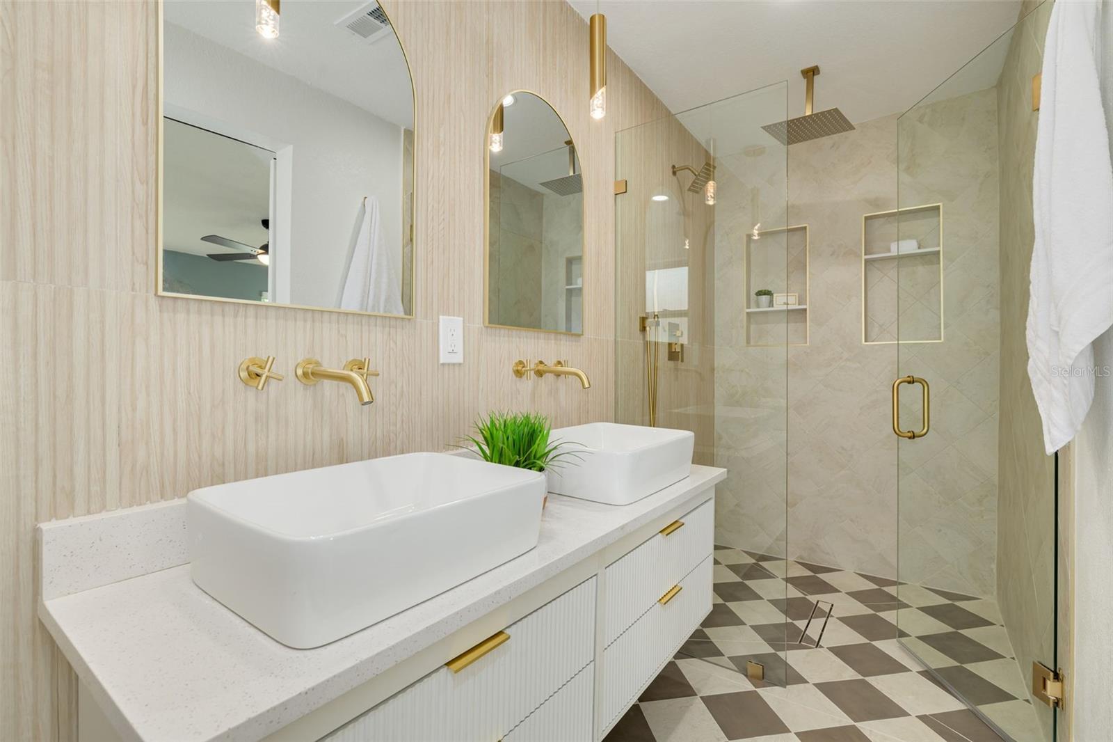 2291 GROVEWOOD RD — photo 22