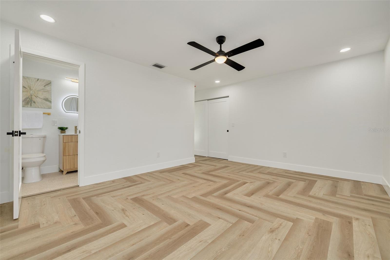2291 GROVEWOOD RD — photo 26