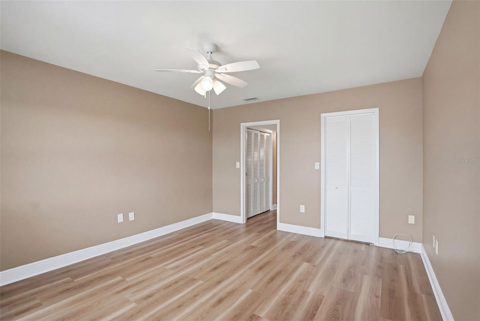 5108 BRITTANY DR S #1006 — photo 10