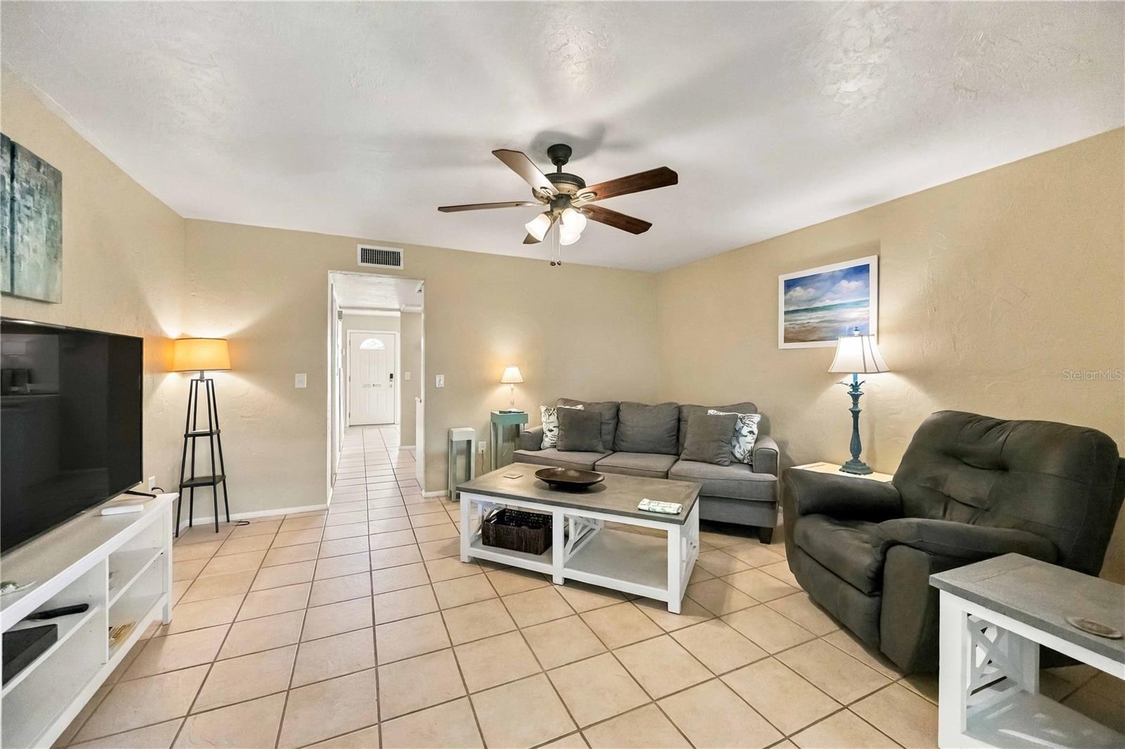 168 CIRCLEWOOD DR #102 — photo 7