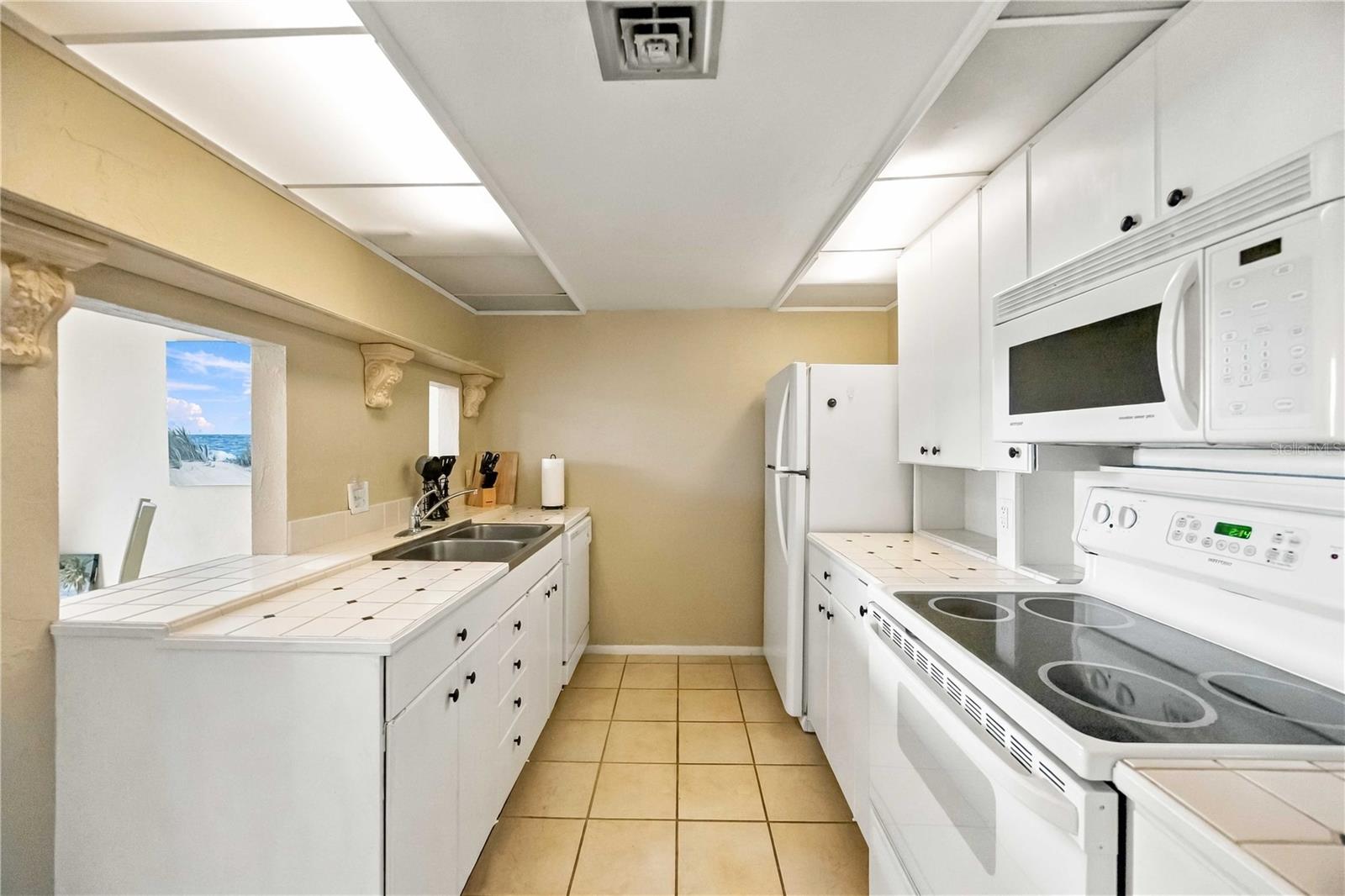 168 CIRCLEWOOD DR #102 — photo 14