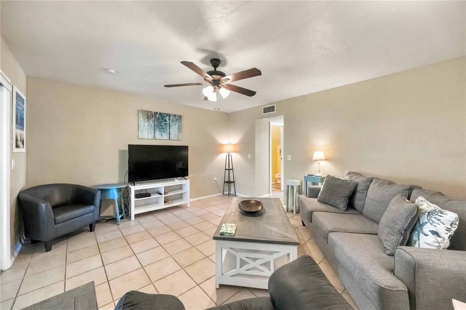 168 CIRCLEWOOD DR #102 — photo 11