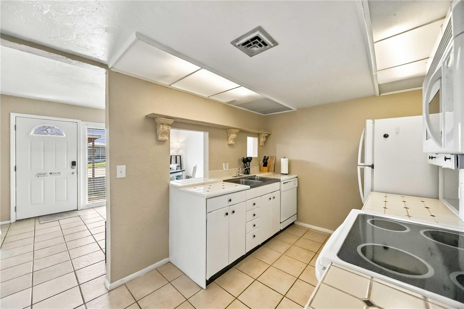 168 CIRCLEWOOD DR #102 — photo 15