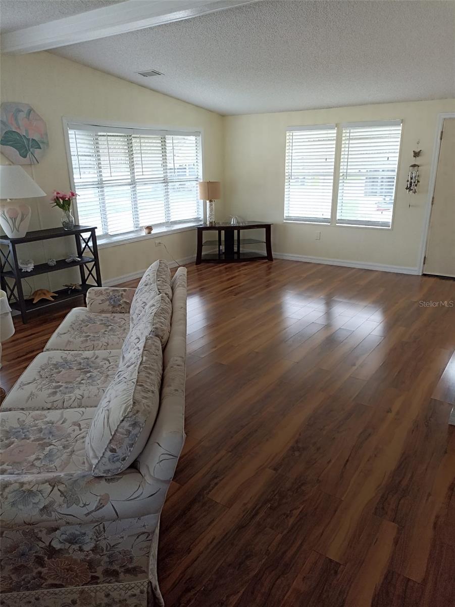 3421 HAMPSHIRE DR — photo 23