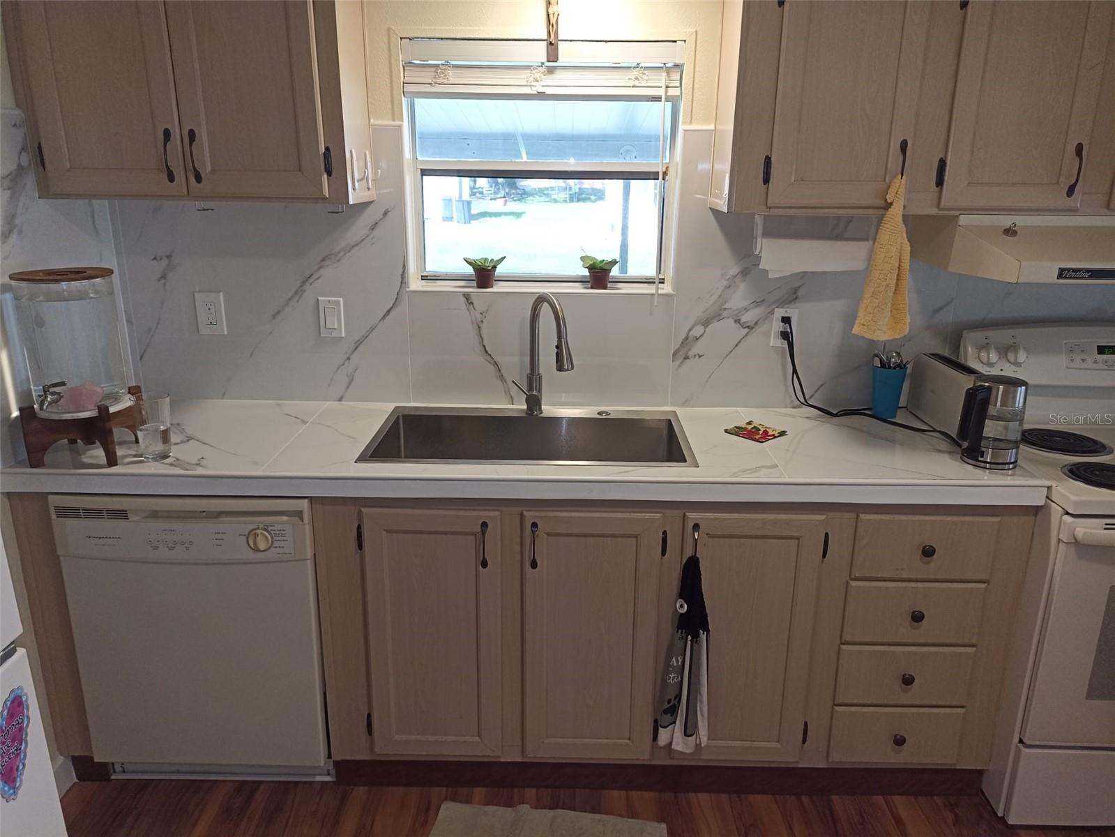 3421 HAMPSHIRE DR — photo 27