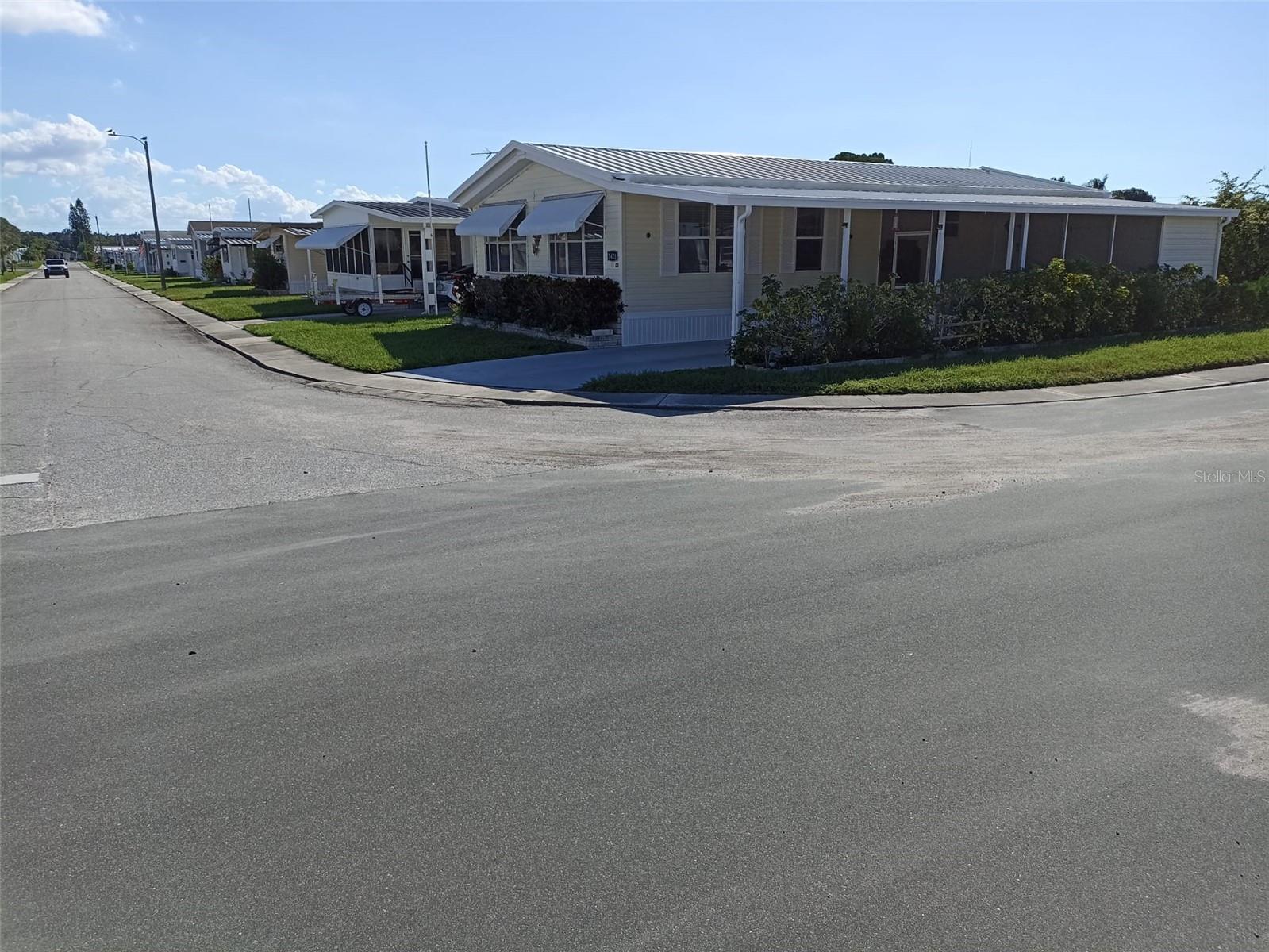 3421 HAMPSHIRE DR — photo 9