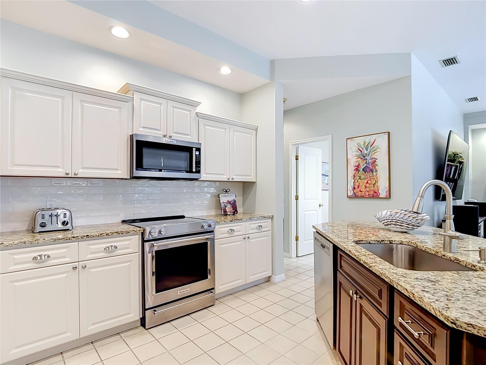 8704 BROADGREEN CT — photo 13