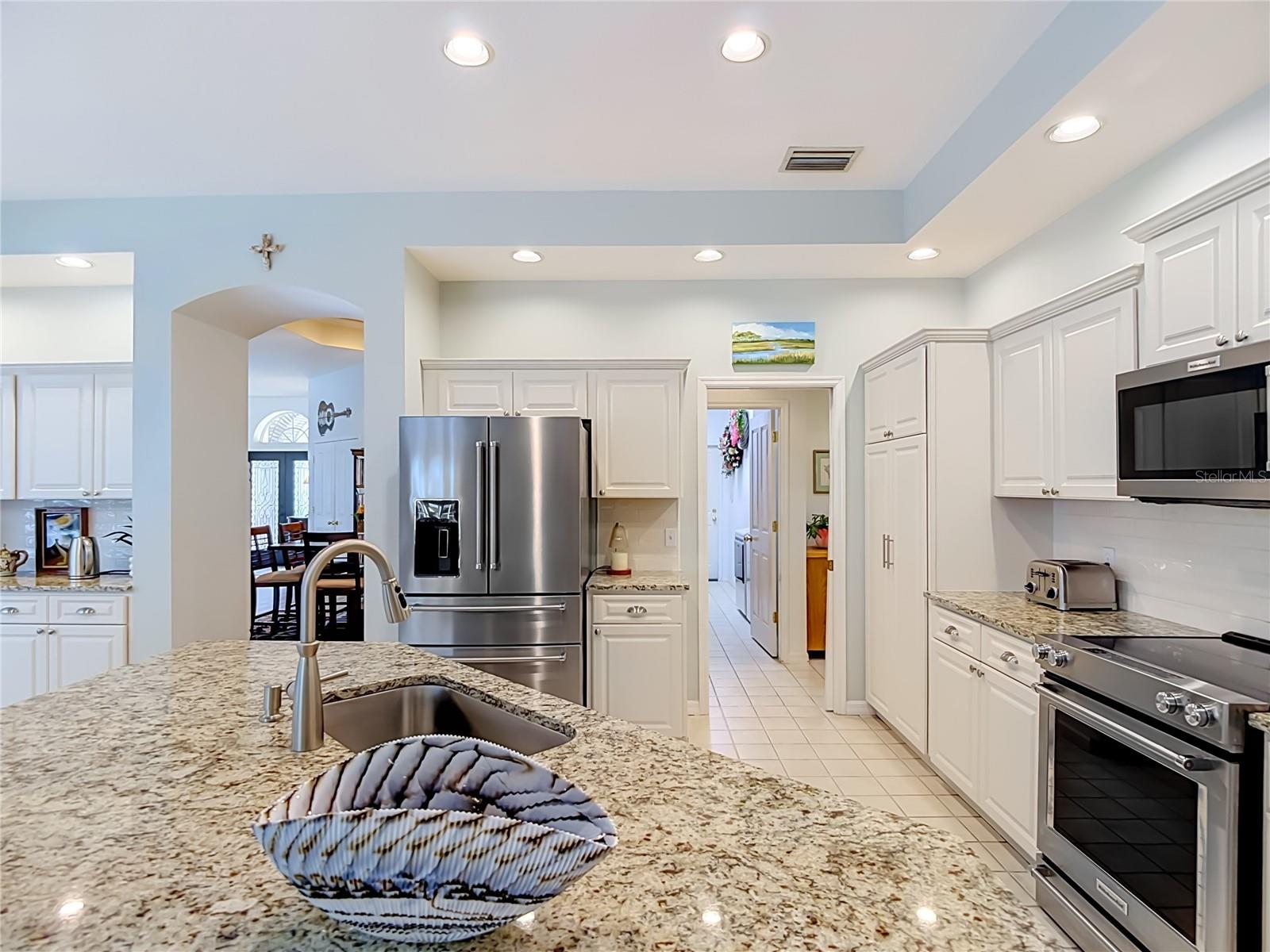 8704 BROADGREEN CT — photo 19
