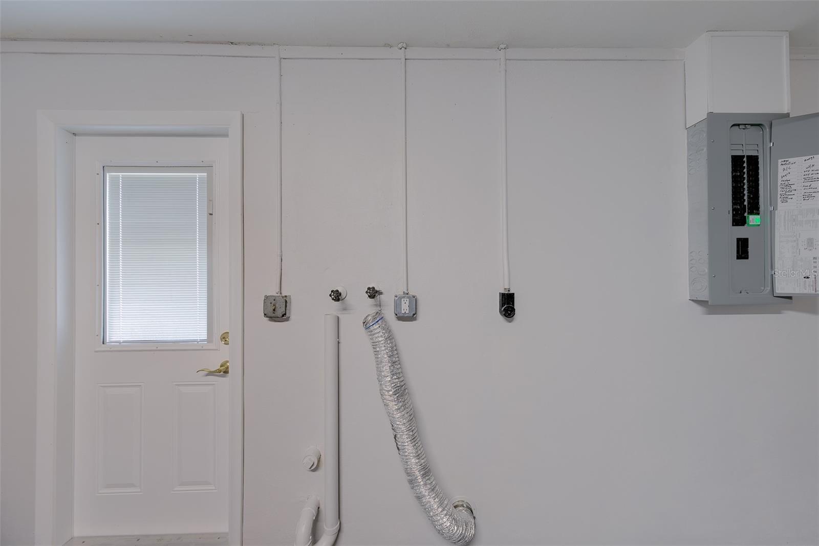 7149 CHANNELSIDE LN N — photo 37