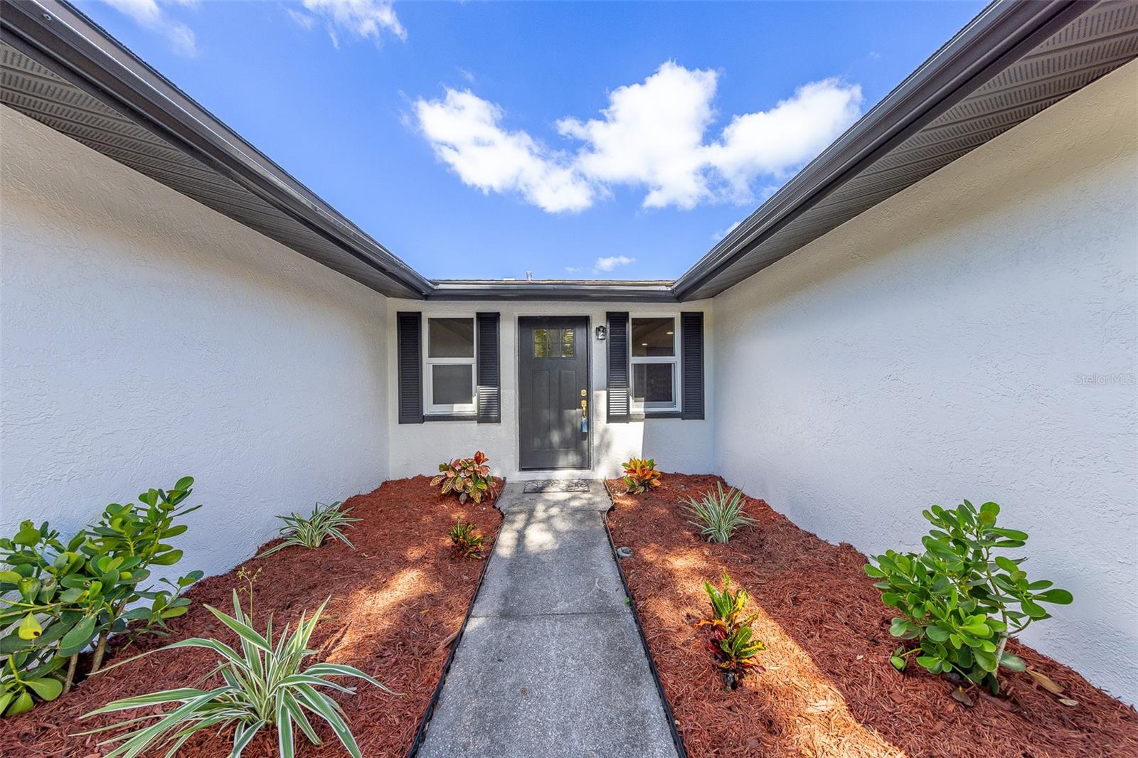 7149 CHANNELSIDE LN N — photo 2