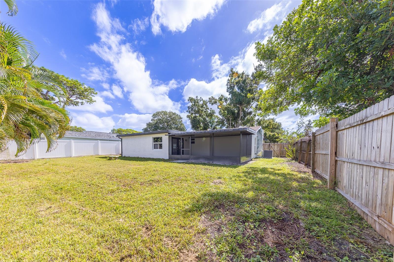 7149 CHANNELSIDE LN N — photo 46
