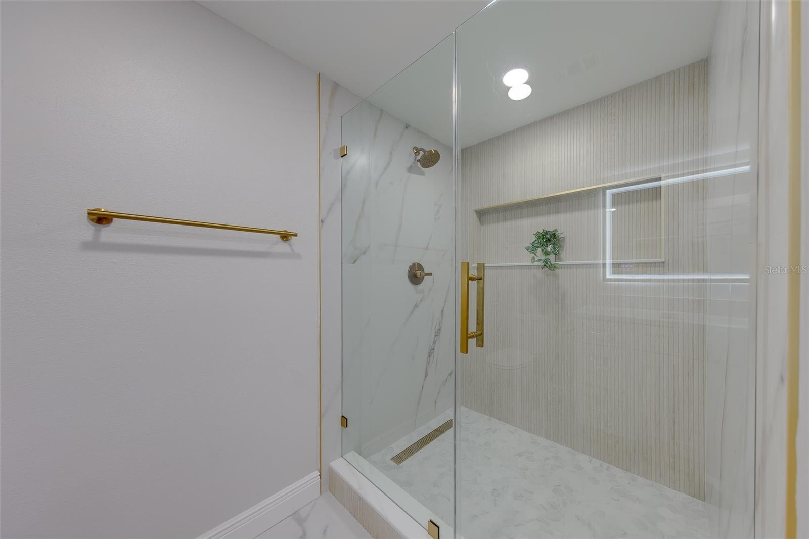 7149 CHANNELSIDE LN N — photo 35