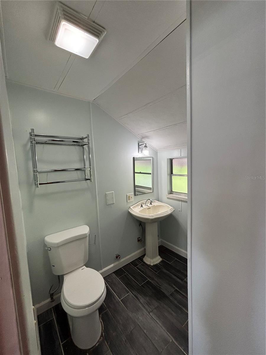 21335 COAKLEY LN #B-Loft — photo 19