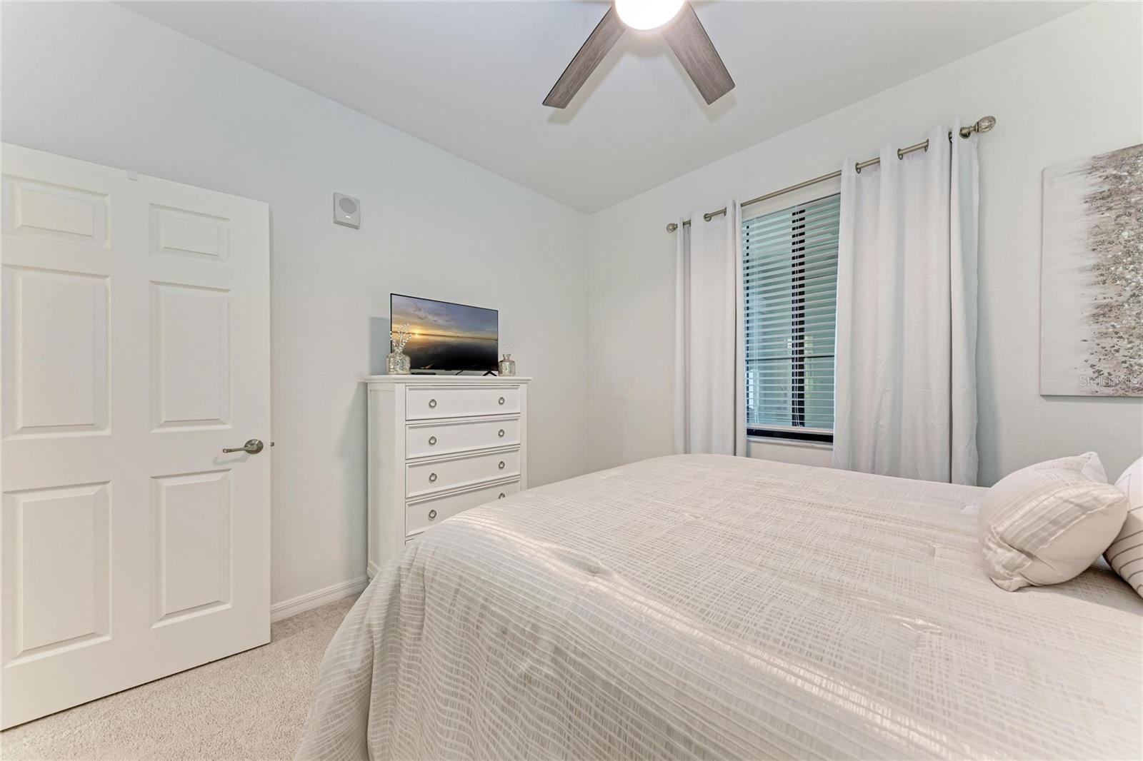18114 GAWTHROP DR #404 — photo 31