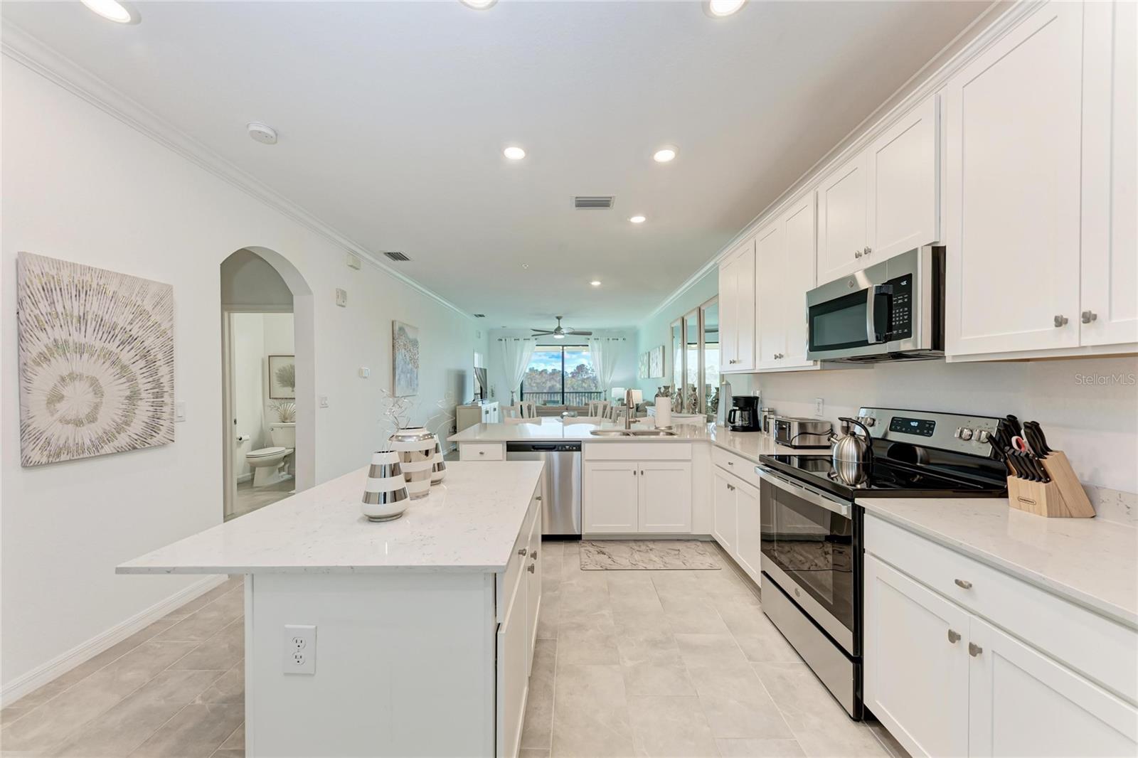 18114 GAWTHROP DR #404 — photo 16
