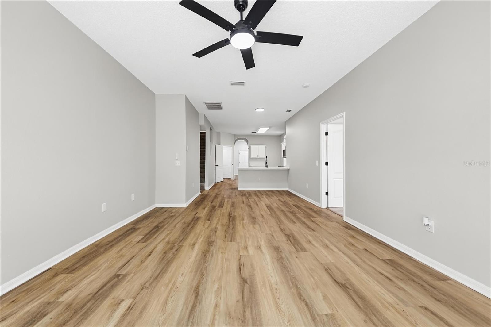Home in NEW PORT RICHEY — photo 2