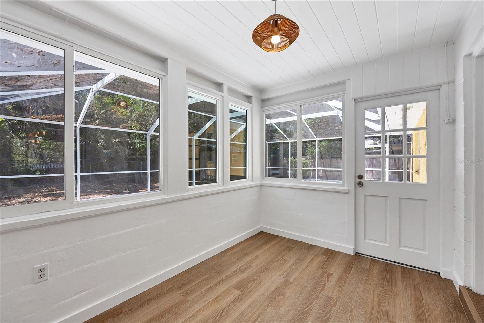 1856 ORCHID ST — photo 21