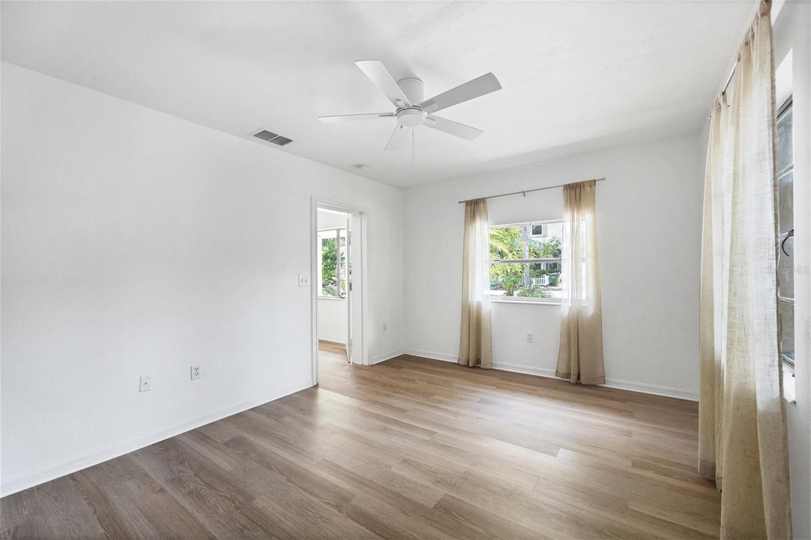 1856 ORCHID ST — photo 14
