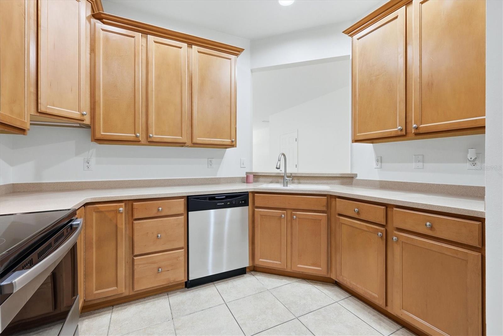 3639 PARKRIDGE CIR #10-102 — photo 17
