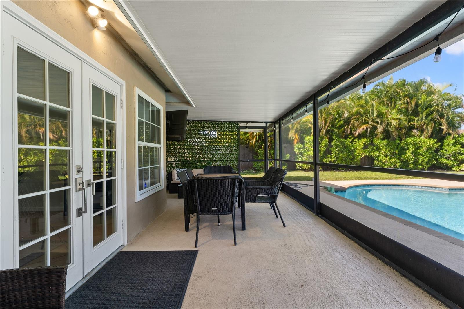 5363 FOXWOOD DR — photo 26