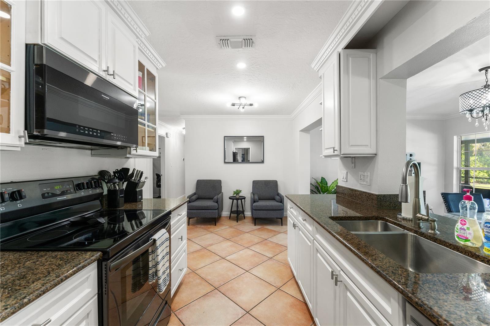 5363 FOXWOOD DR — photo 10