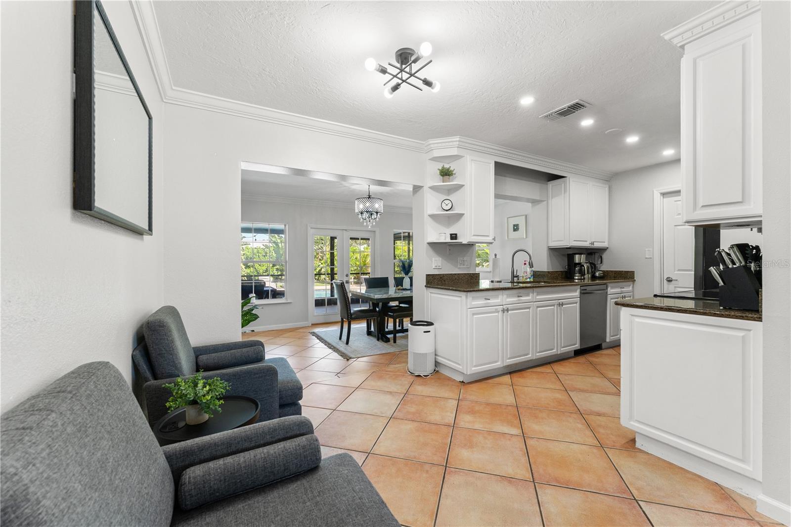 5363 FOXWOOD DR — photo 8