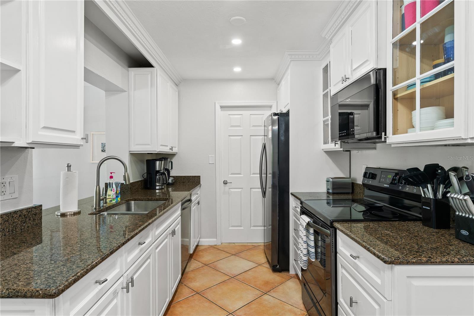 5363 FOXWOOD DR — photo 9