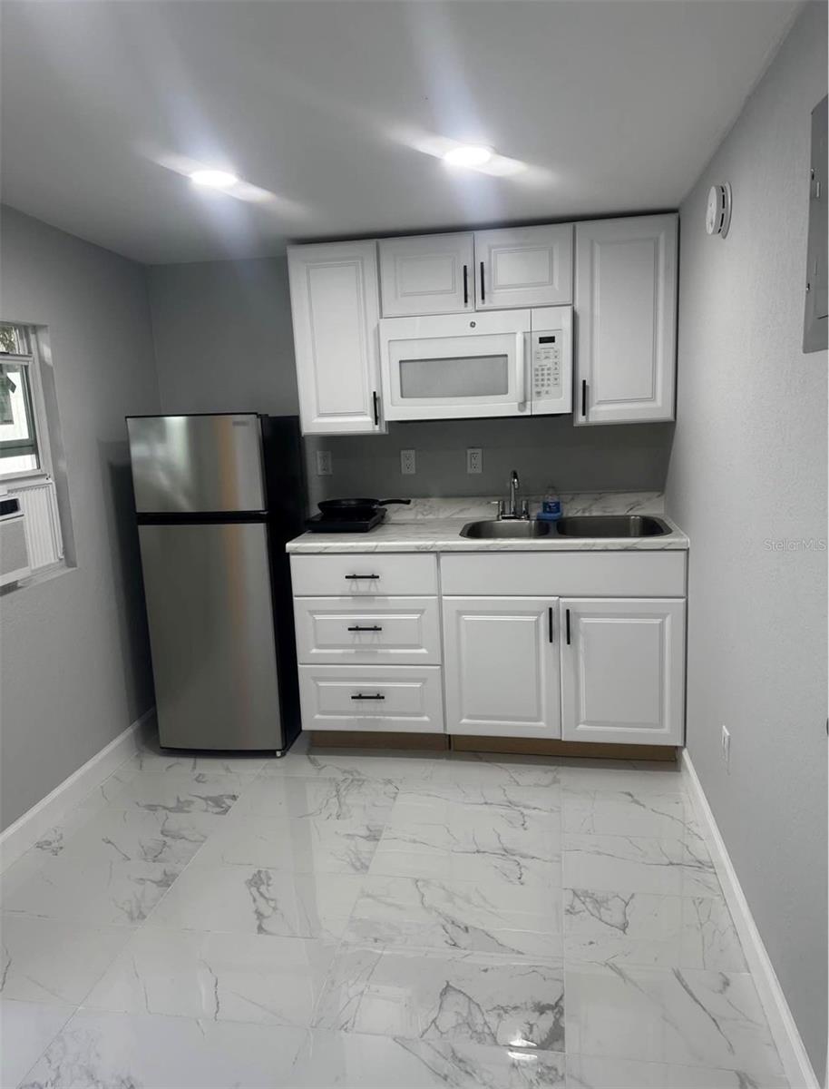 5831 HAMMON DR — photo 3