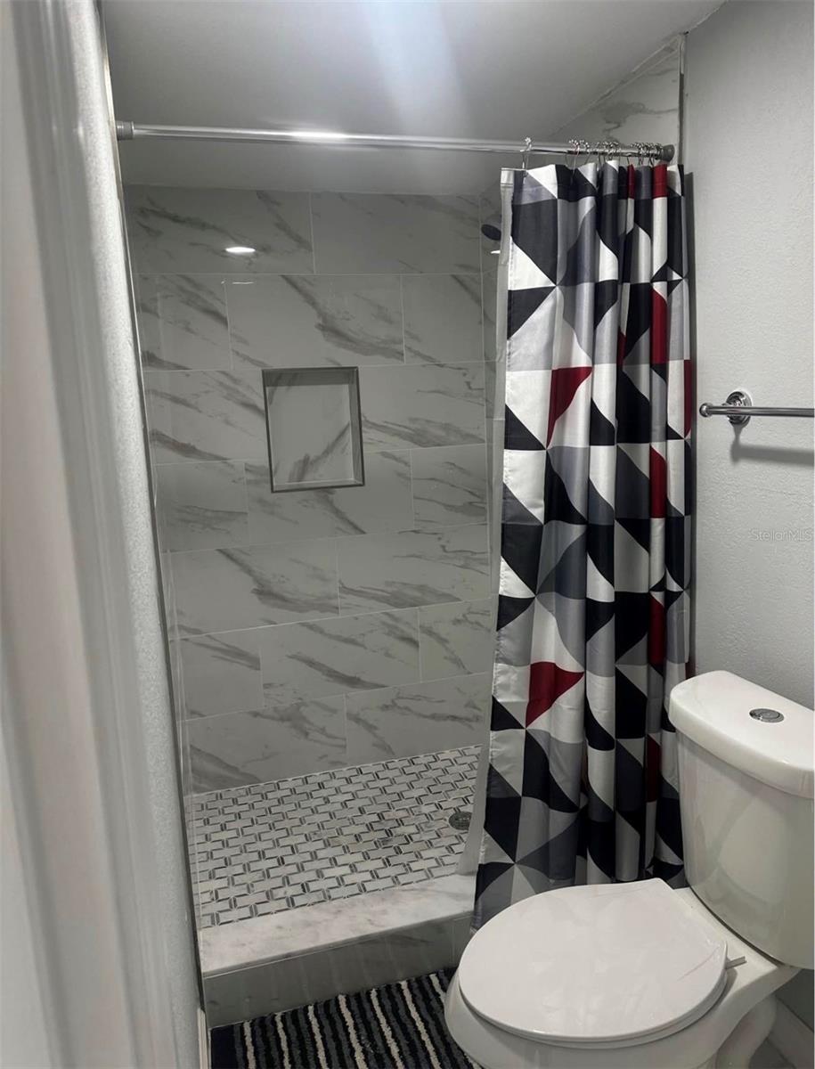 5831 HAMMON DR — photo 5