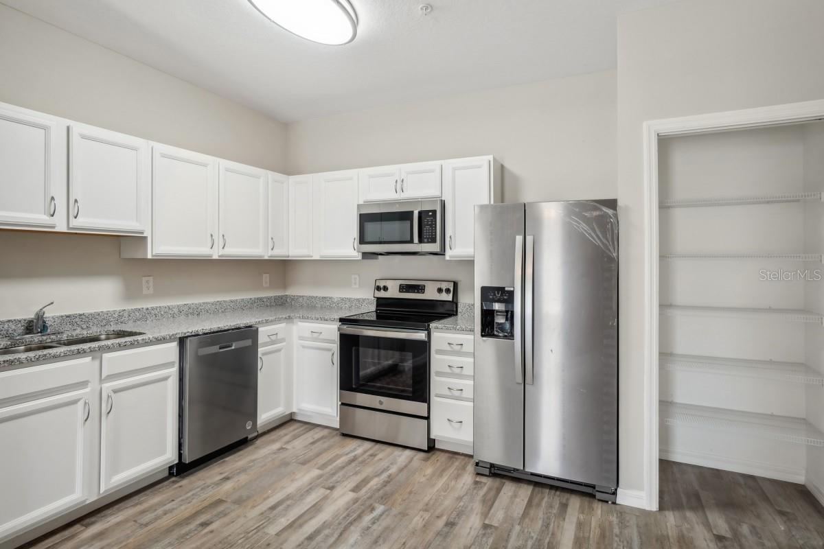14522 N NEBRASKA AVE #208 — photo 5