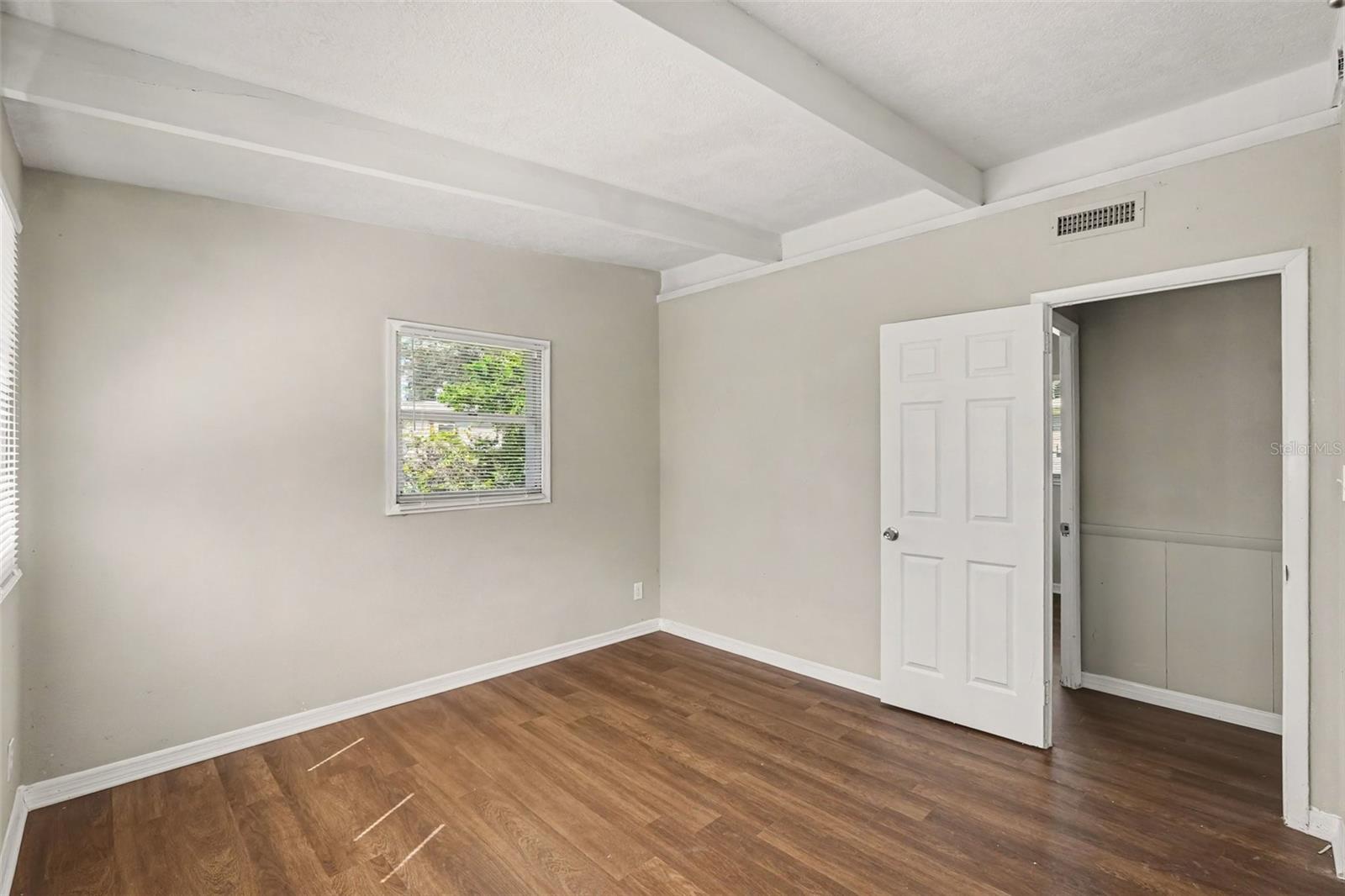 1421 LONGWOOD LOOP — photo 17