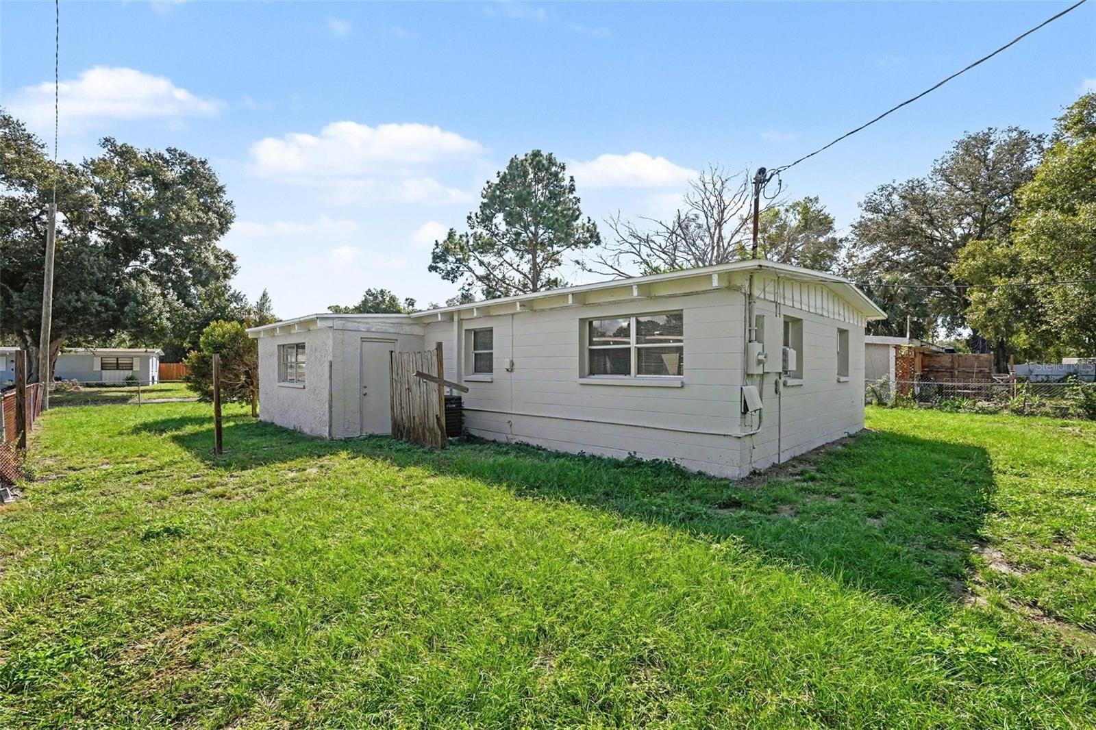 1421 LONGWOOD LOOP — photo 25