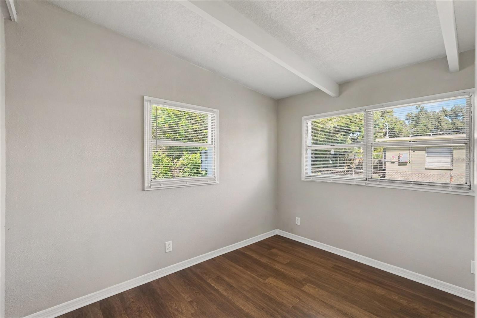 1421 LONGWOOD LOOP — photo 12